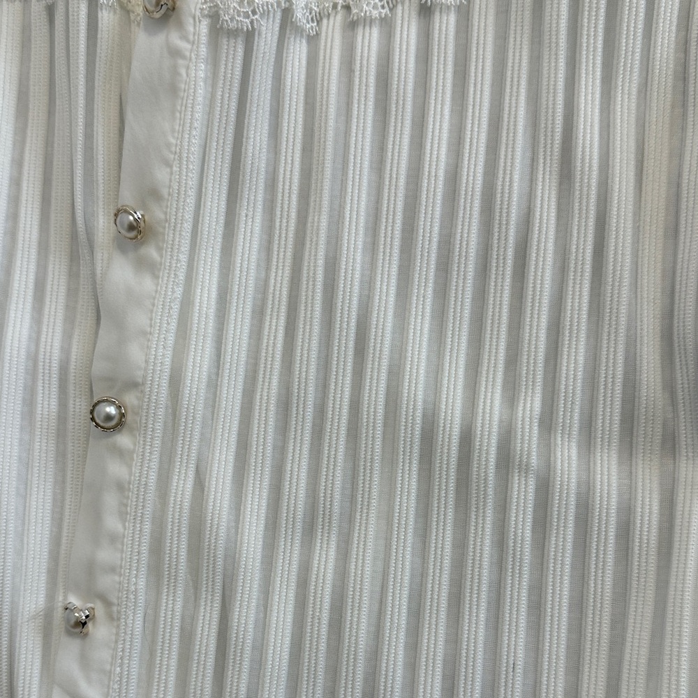 Pearl button down - Picture 7 of 7